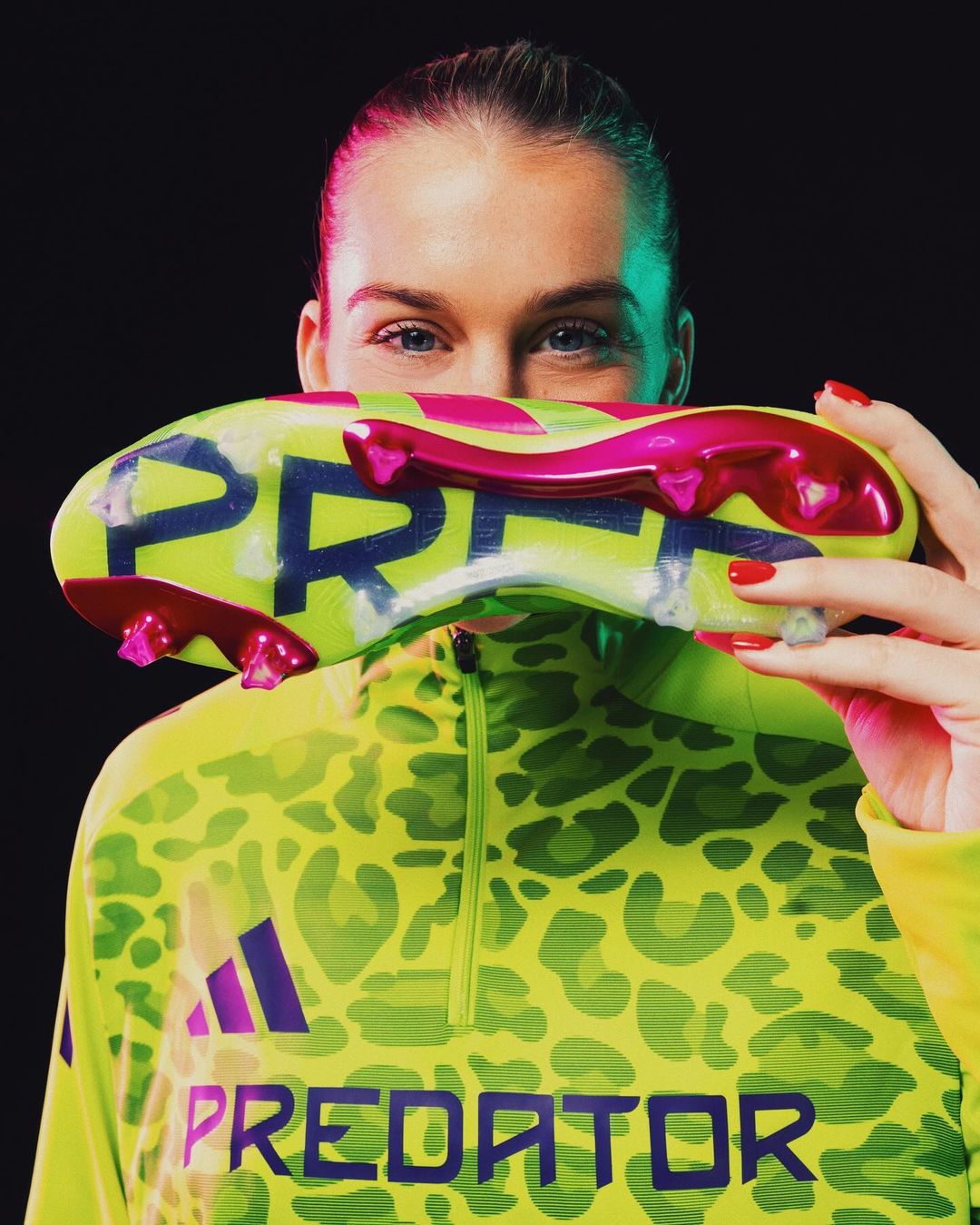 Genetion PRED! Adidas lanceert fel groene adidas Predator voetbalschoenen