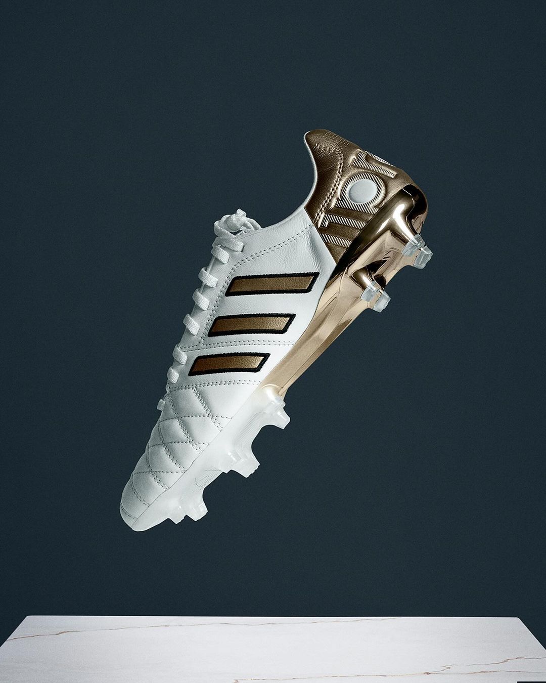 adidas lanceert wit/gouden adidas 11PRO voetbalschoenen als ode aan Toni Kroos