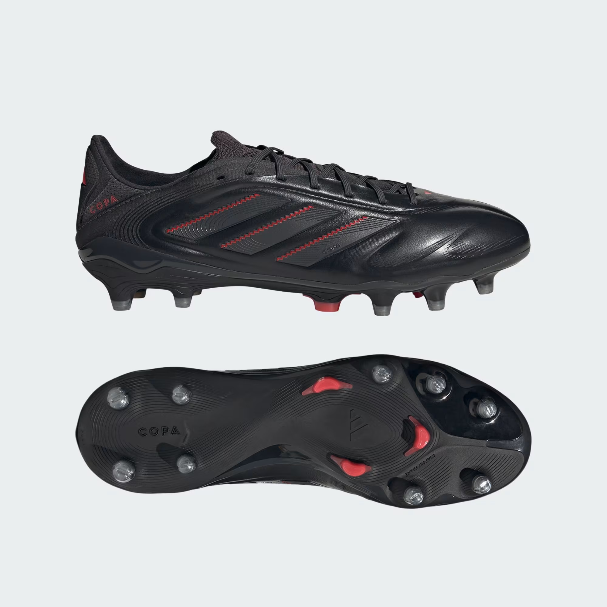 Dit zijn de zwarte adidas voetbalschoenen uit het Victory Stealth pack