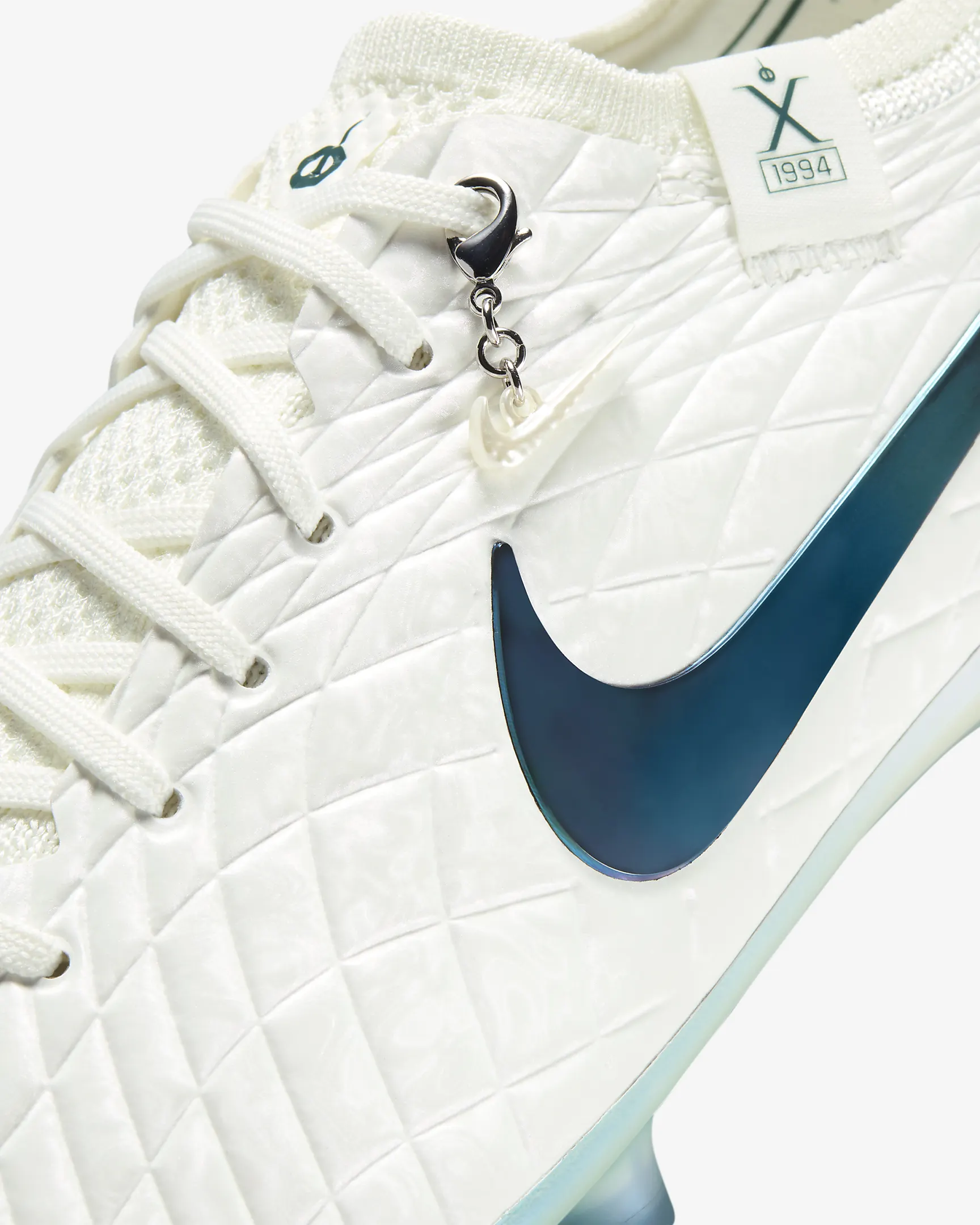 Nike lanceert parelen Nike Tiempo voetbalschoenen ter ere van jubileum